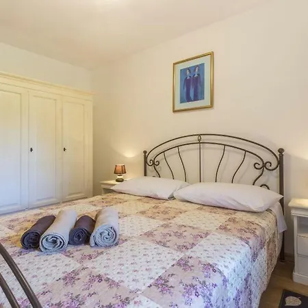 House Matija With A Pool 펜션 *