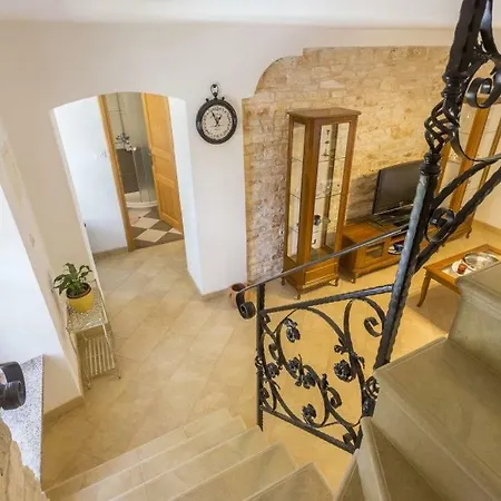 House Matija With A Pool *