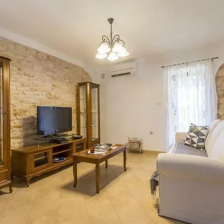 펜션 House Matija With A Pool *