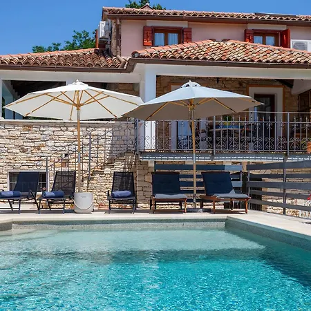 House Matija With A Pool *