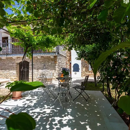 Сasa de vacaciones House Matija With A Pool